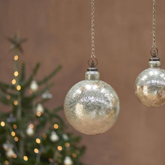 Ometti Giant Round Bauble